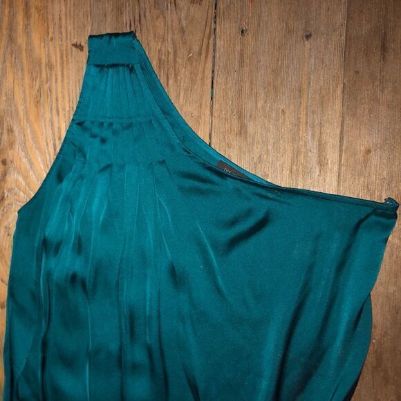 The limited size medium one sleeve romper - Picture 3 of 6